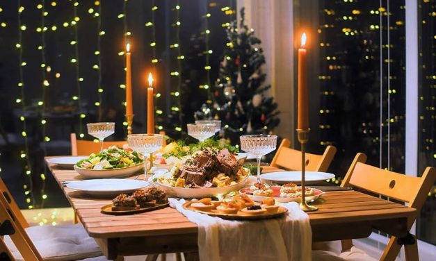 Navigating Holiday Parties: 5 Healthy Tips for Festive Eating