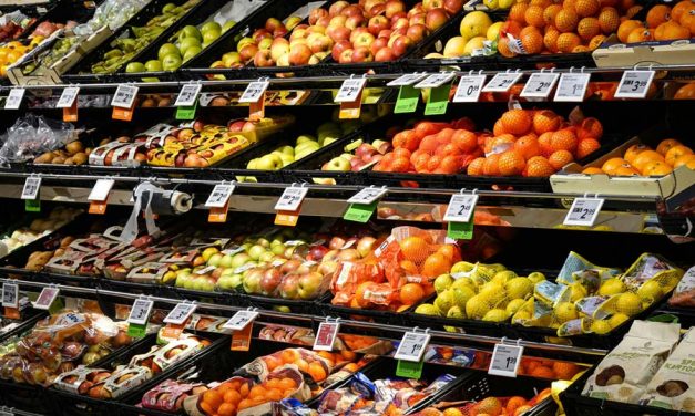 The Dirty Dozen and Clean Fifteen 2025: A Practical Guide to Pesticides in Your Produce